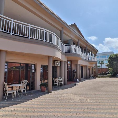 Dolphin Coast B&B เดอร์บัน ภายนอก รูปภาพ