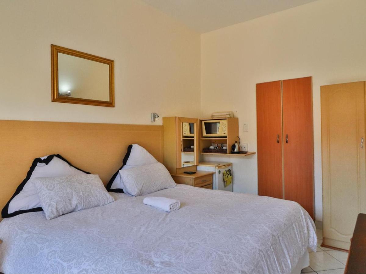 Dolphin Coast B&B เดอร์บัน ภายนอก รูปภาพ